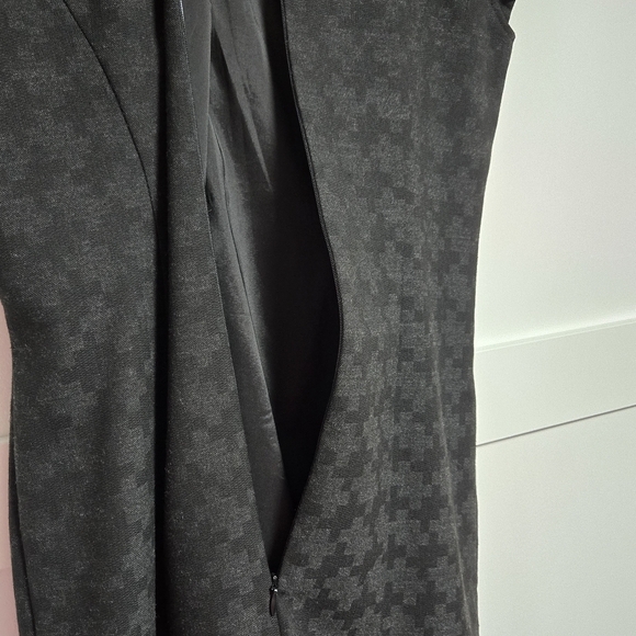 Le Chateau Dress (M) - Picture 8 of 10